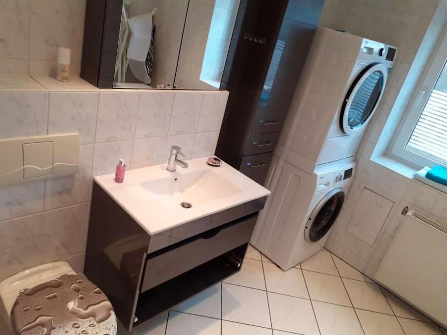 Schoene Und Ruhige Ferienwohnung In Ottendorf Sebnitz Esterno foto
